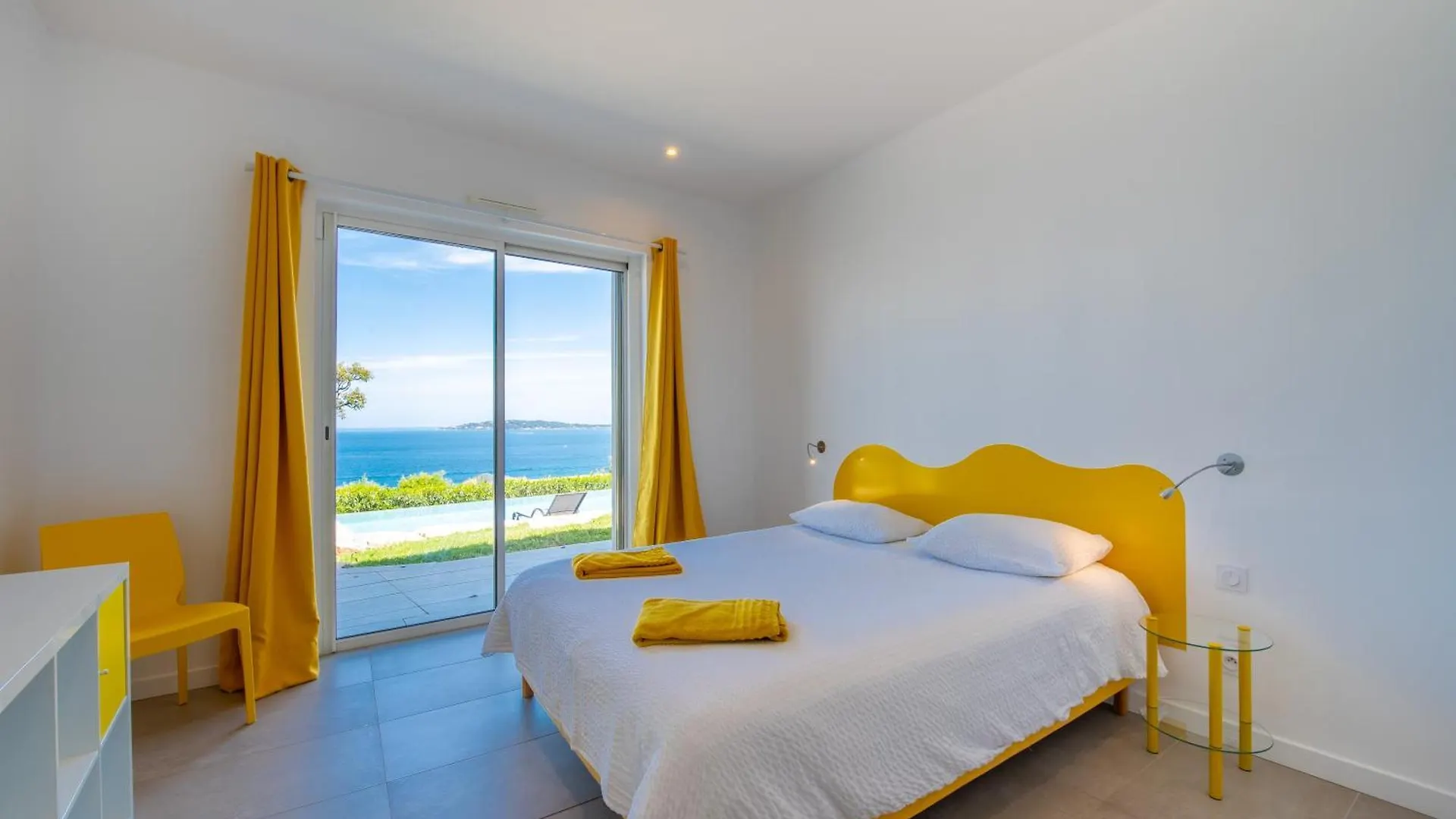 Unique ! Villa Plain-Pied Vue Exceptionnelle Golfe St Tropez A 200 M De La Plage Sainte-Maxime